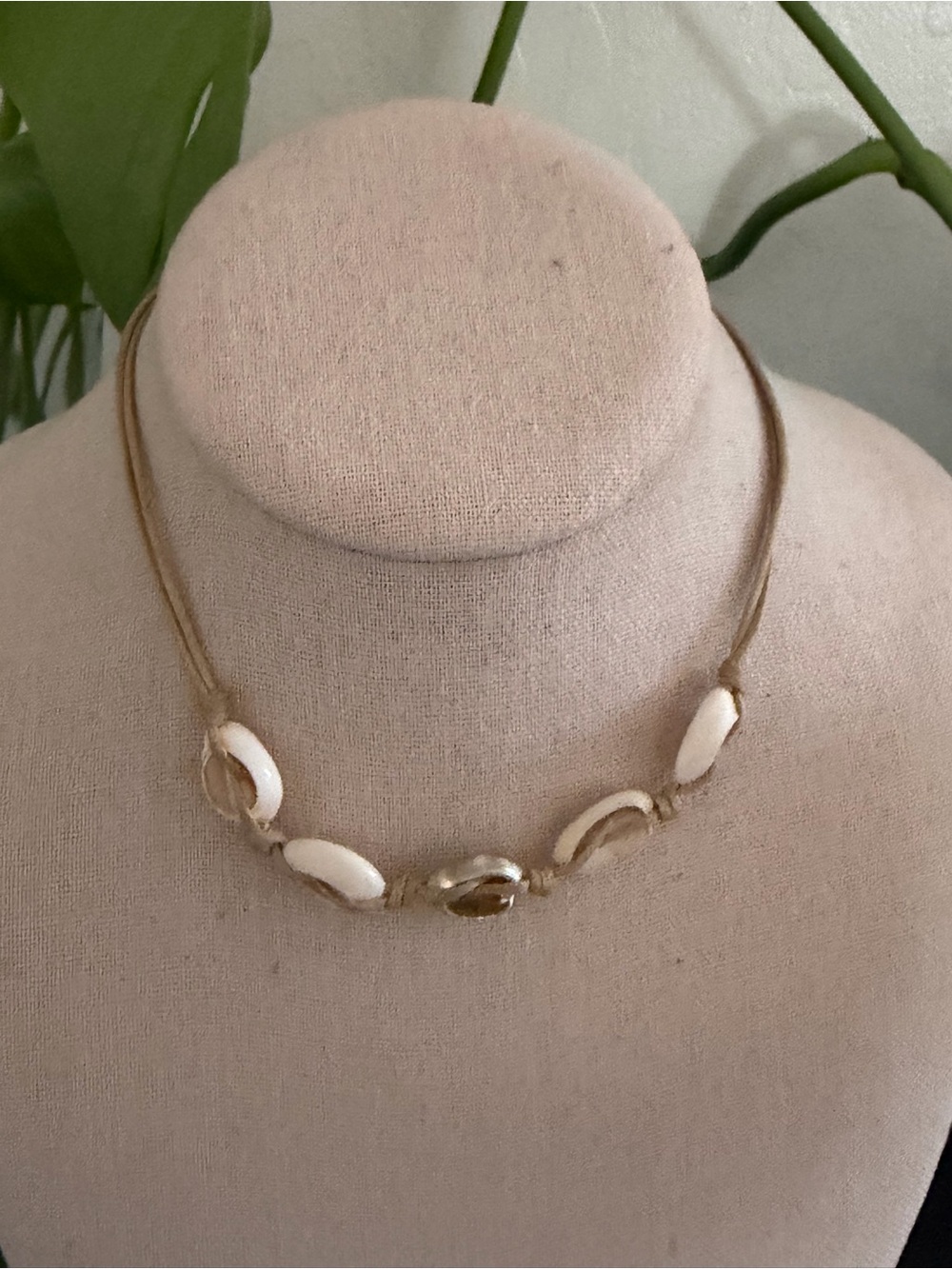 Vintage Hawaiian Gold Leaf Cowrie Shell Brown Leather Cord Choker Necklace